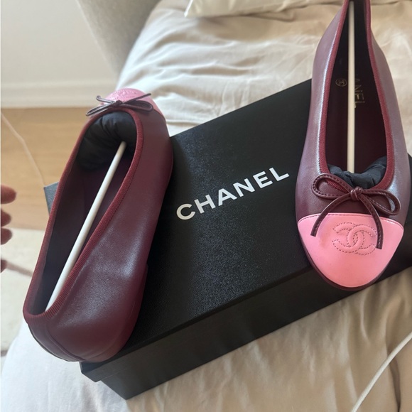 CHANEL Women's Burgundy and Pink Loafers - Picture 6 of 6